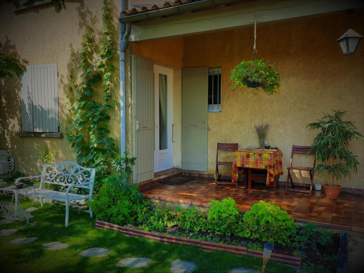La Maison Du Chemin Des Prairies Morieres-les-Avignon Exterior foto